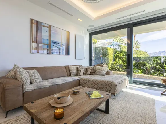 4-bedroom Property In Benahavís, Spain (354 M²)