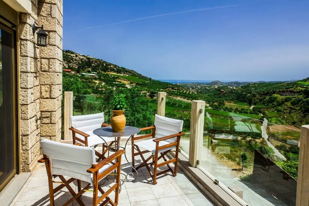Villa Of 300 M² In Crete