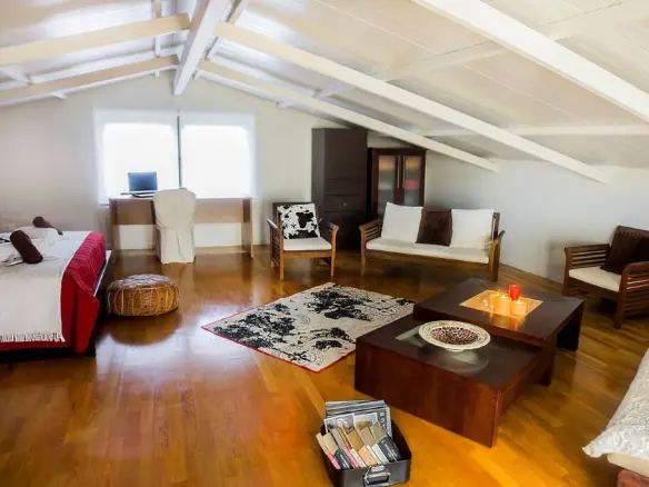 6-bedroom Villa In Archanes, Greece (300 M²)