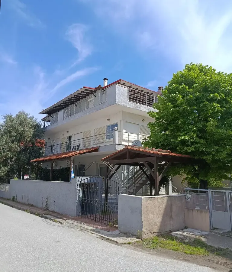Building Of 310 M² In The Suburbs Of Thessaloniki