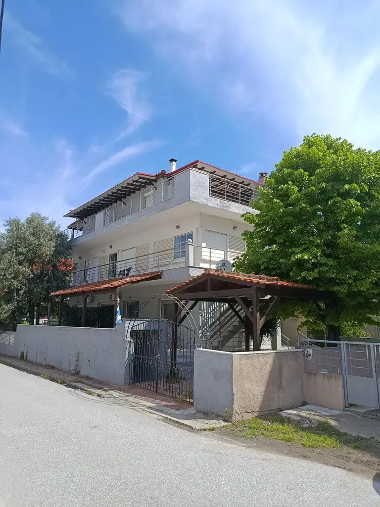 Building Of 310 M² In The Suburbs Of Thessaloniki