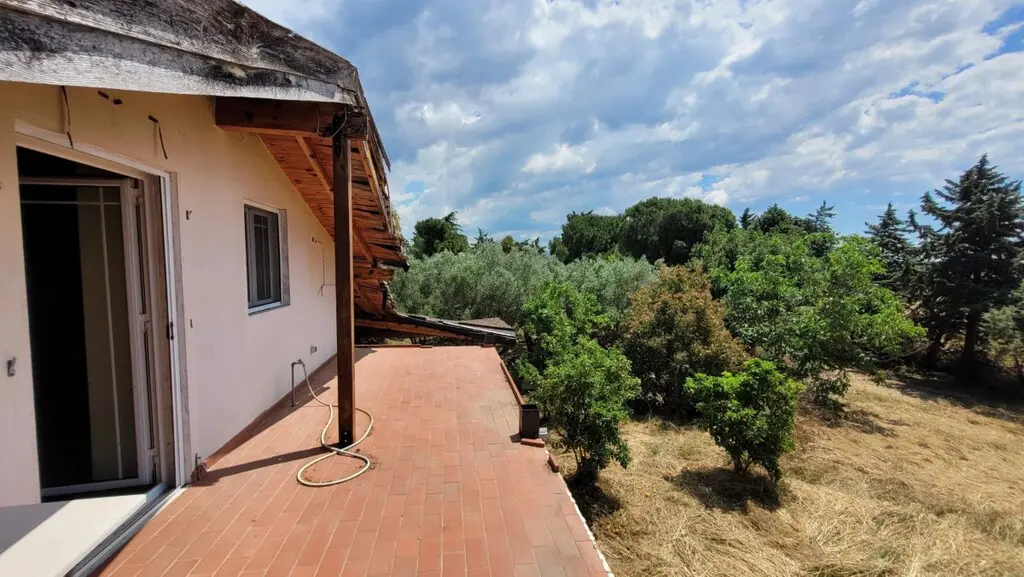 Detached House Of 360 M² In The Suburbs Of Thessaloniki