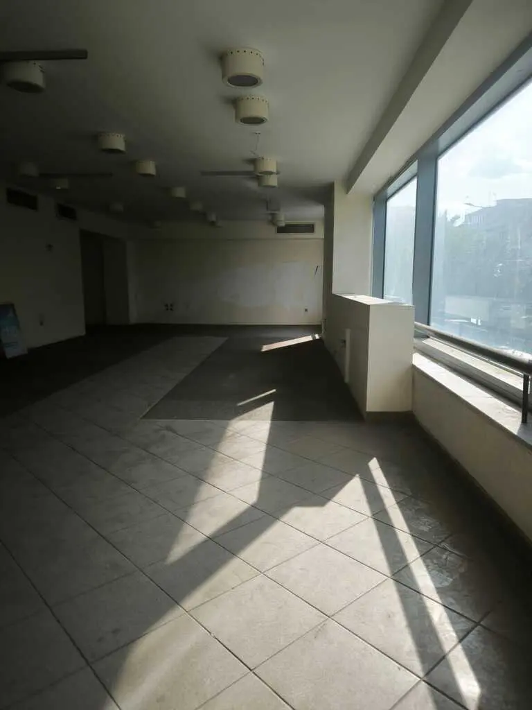 Building Of 1100 M² In Athens