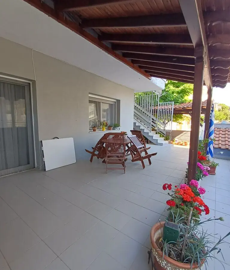Building Of 310 M² In The Suburbs Of Thessaloniki