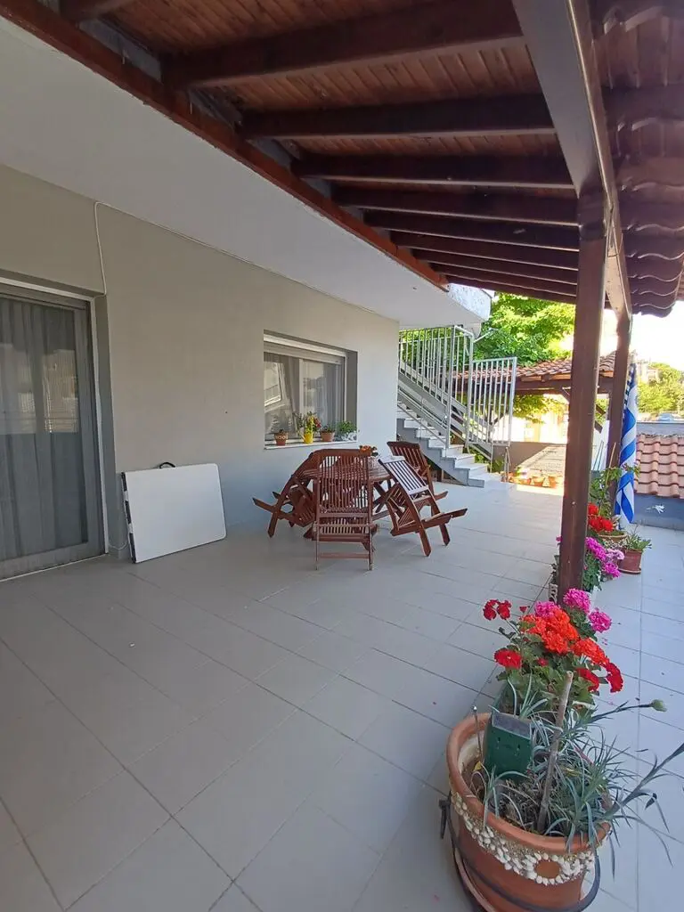 Building Of 310 M² In The Suburbs Of Thessaloniki