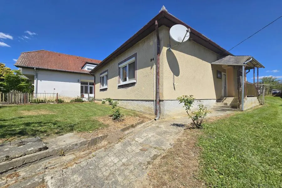 House Of 100 M² With Garden In Páka, Zala
