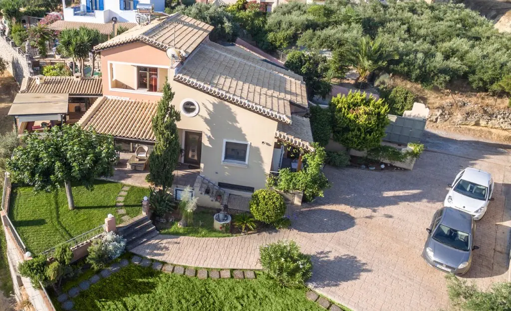 Villa Of 250 M² In Crete