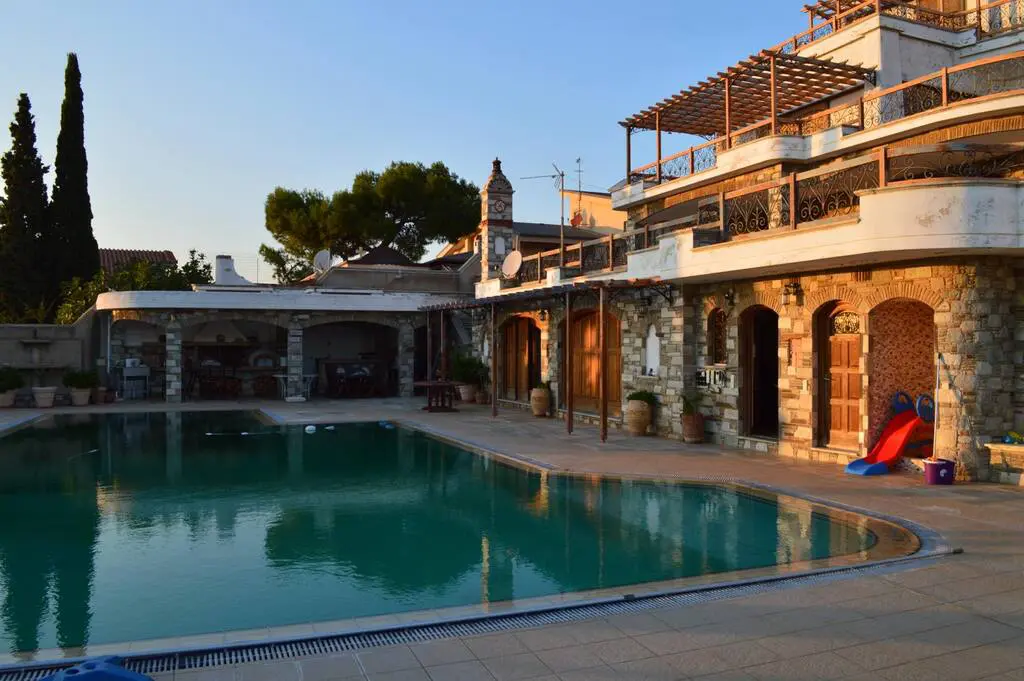 Villa Of 1200 M² In Attica