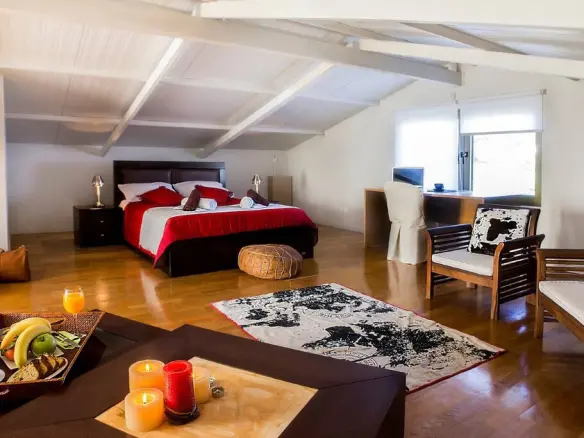 6-bedroom Villa In Archanes, Greece (300 M²)