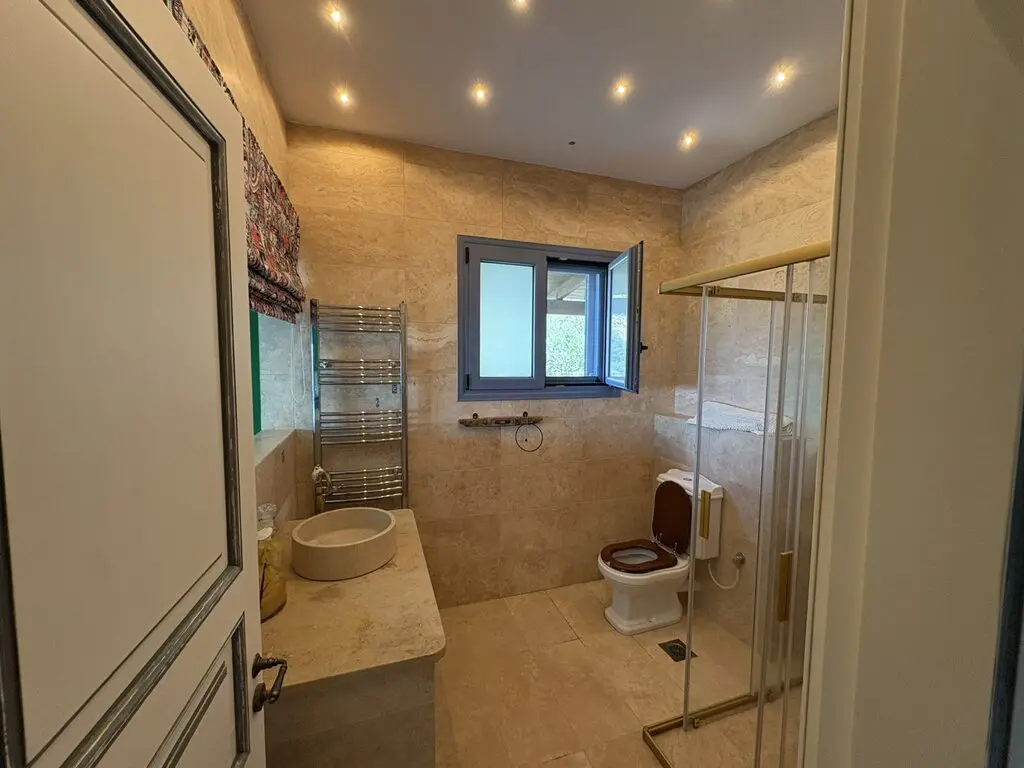 Villa Of 350 M² In Attica