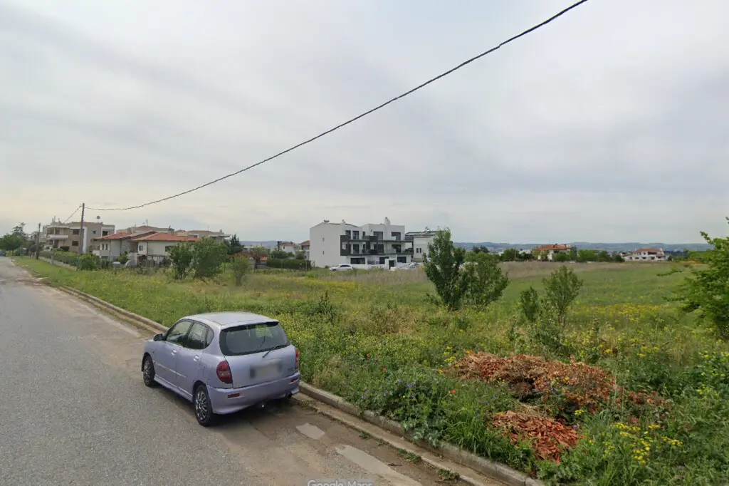 Land Of 400 M² In The Suburbs Of Thessaloniki
