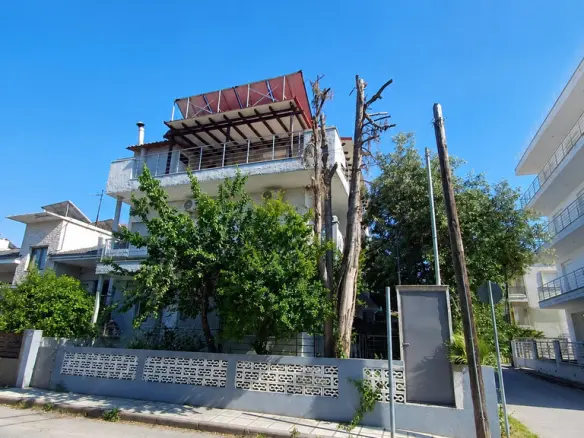 Building Of 310 M² In The Suburbs Of Thessaloniki