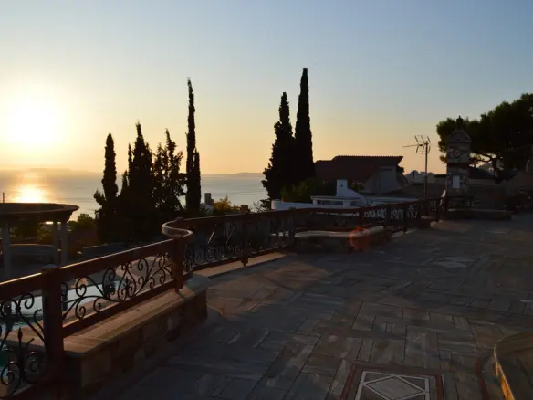 Villa In Kalivia Thorikou, Greece (1.200 M²)