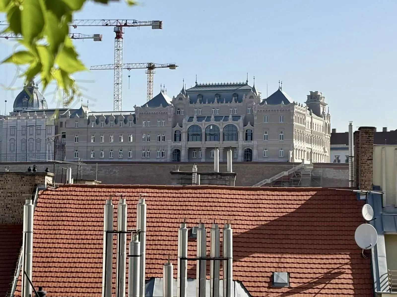 362000 Eur – Fully Renovated, Premium Apartment With The Buda Castle View For Sale In The Most Posh Area Of Budapest