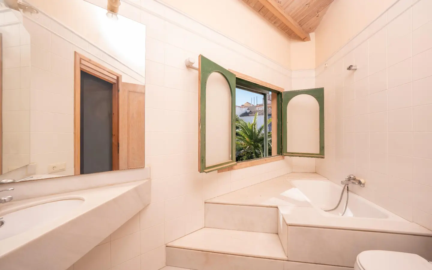 Villa Of 1317 M² In Almansa, Spain