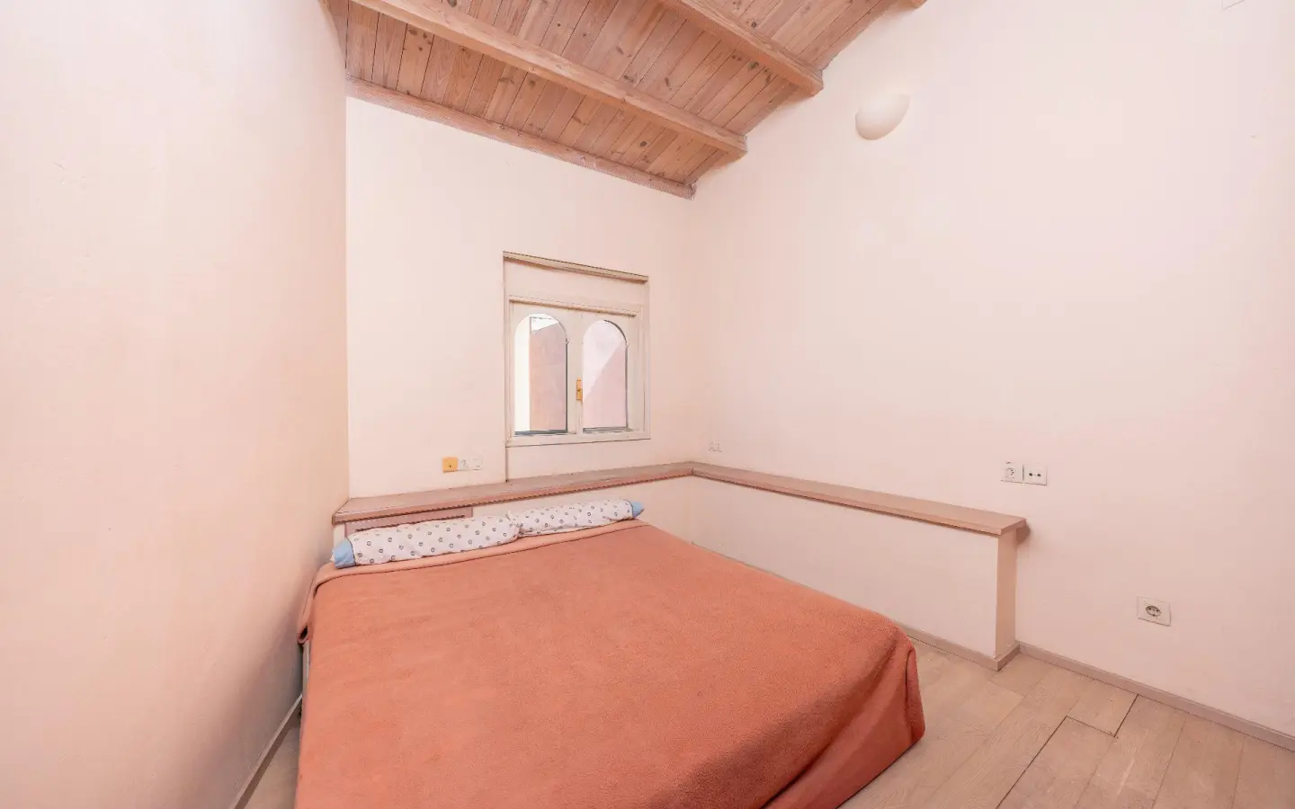 Villa Of 1317 M² In Almansa, Spain