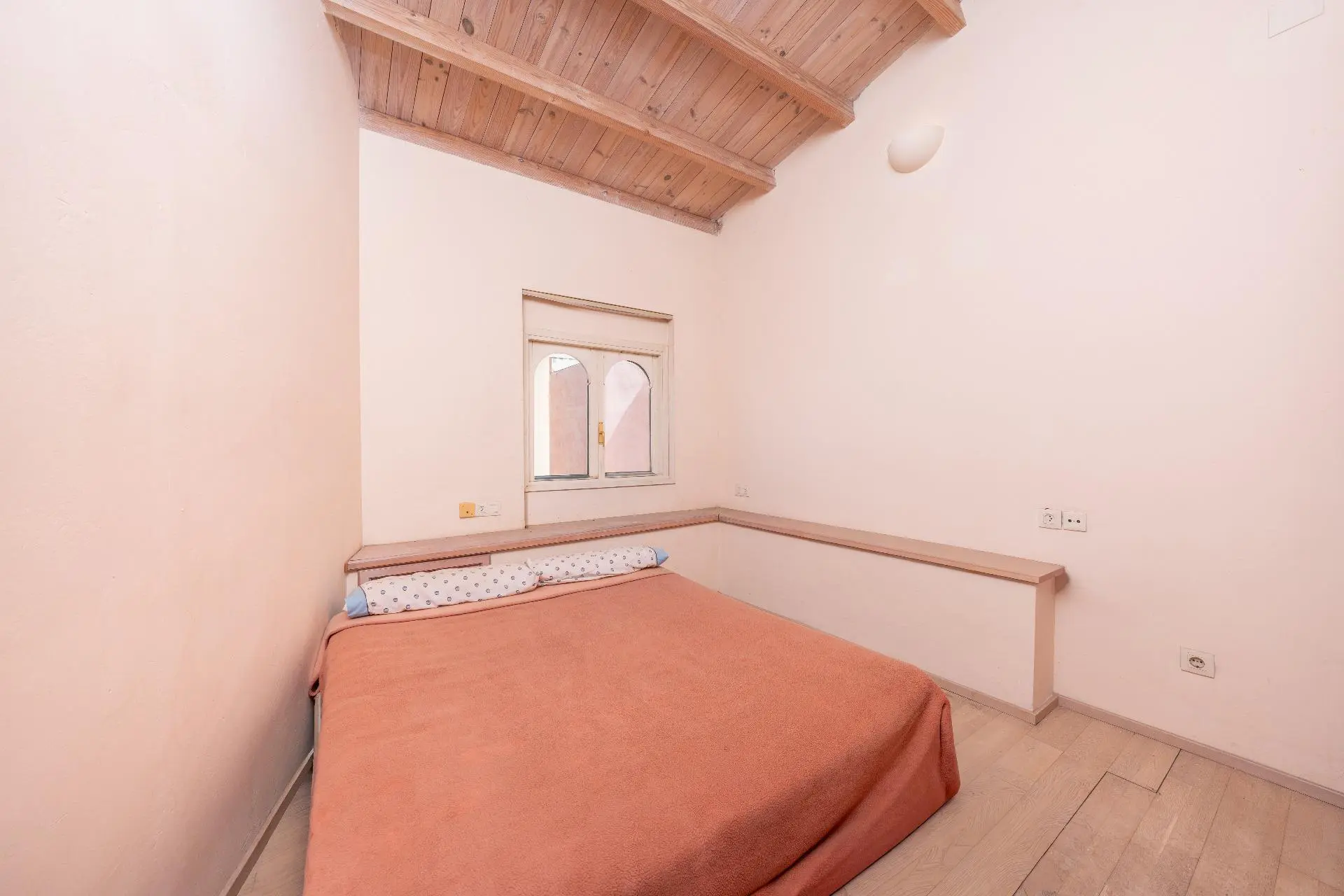 Villa Of 1317 M² In Almansa, Spain