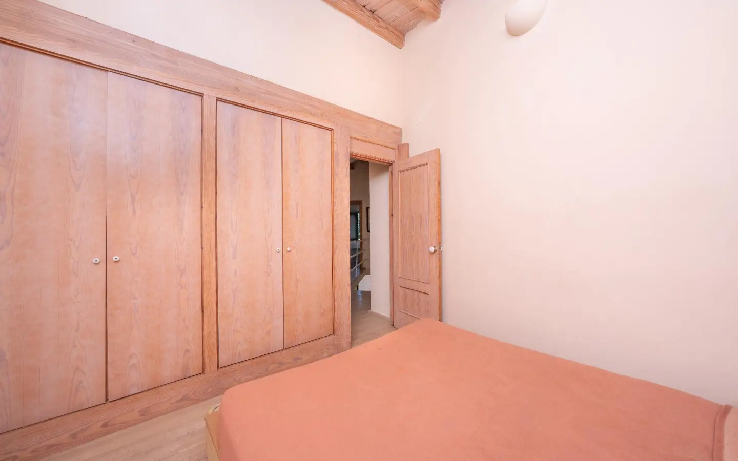 Villa Of 1317 M² In Almansa, Spain