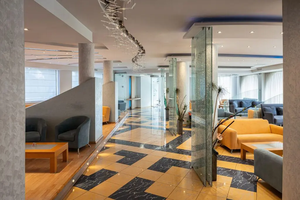 Hotel Of 2200 M² In Athens