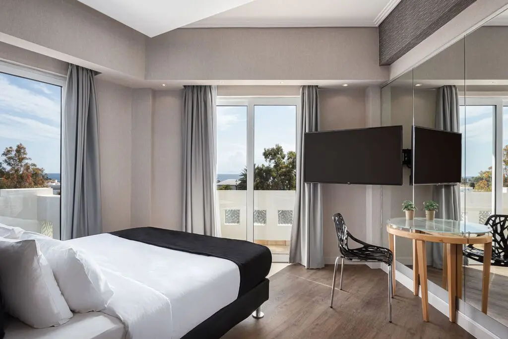 Hotel Of 2200 M² In Athens