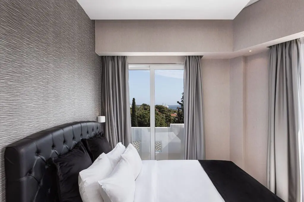Hotel Of 2200 M² In Athens