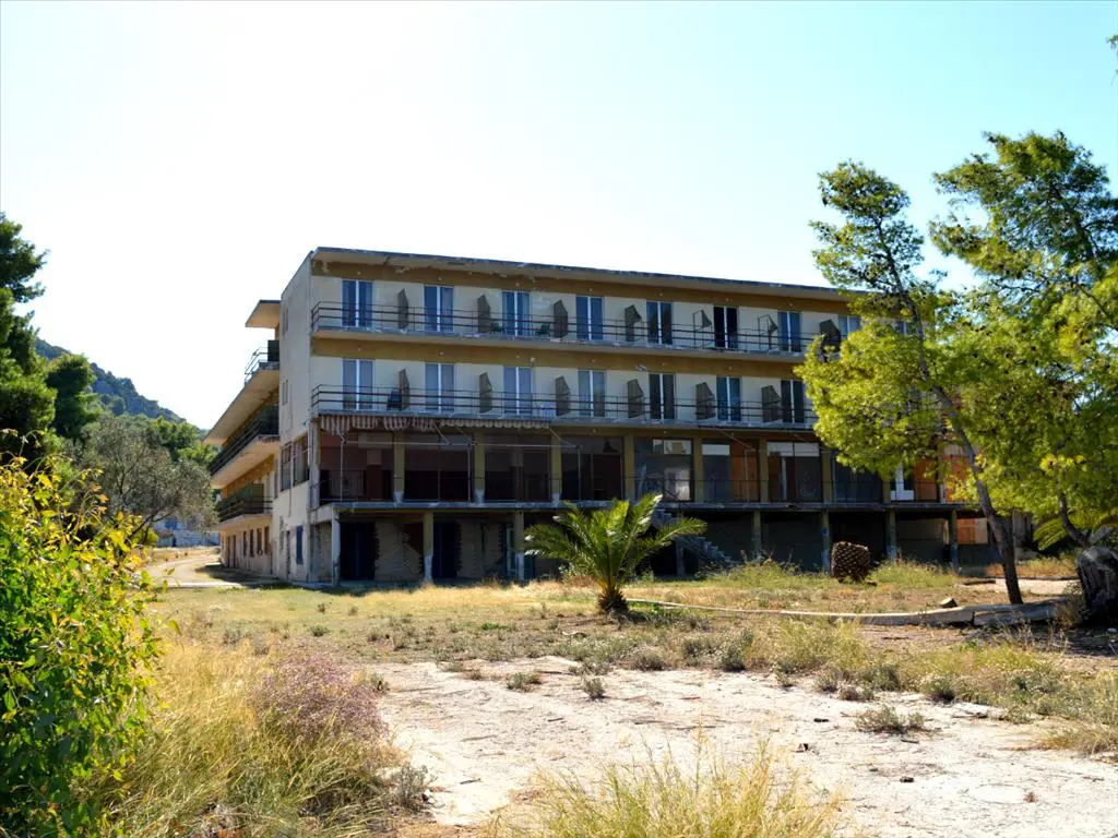 Hotel Of 2415 M² In Eastern Peloponnese