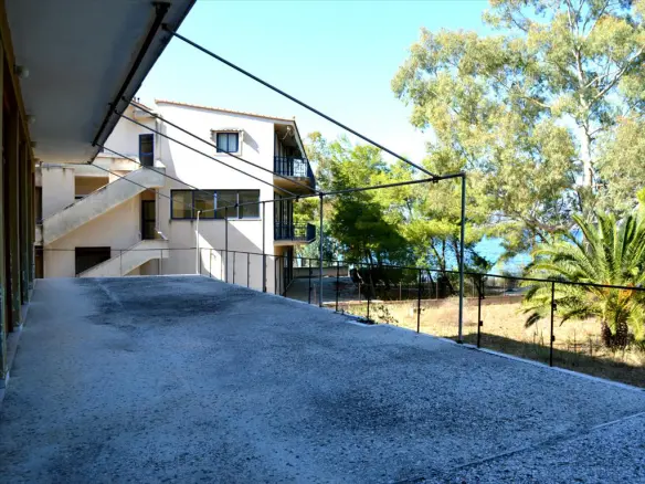 Hotel In Saronikos, Greece (2.415 M²)