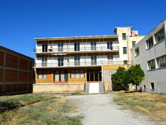 Hotel In Saronikos, Greece (2.415 M²)