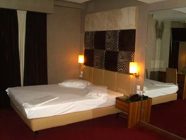 Hotel Of 4022 M² In Athens