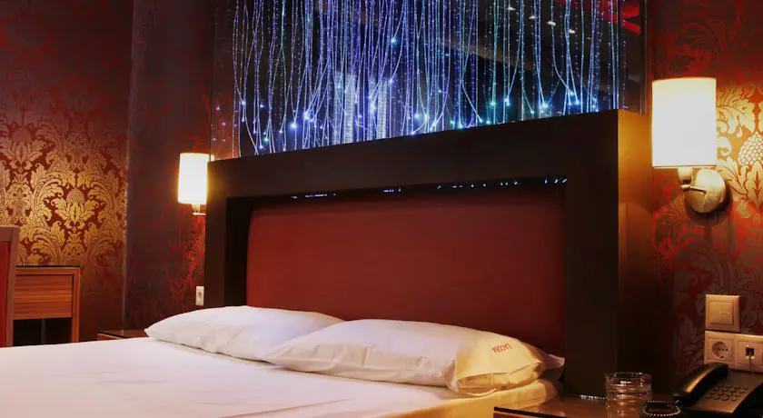 Hotel Of 4022 M² In Athens