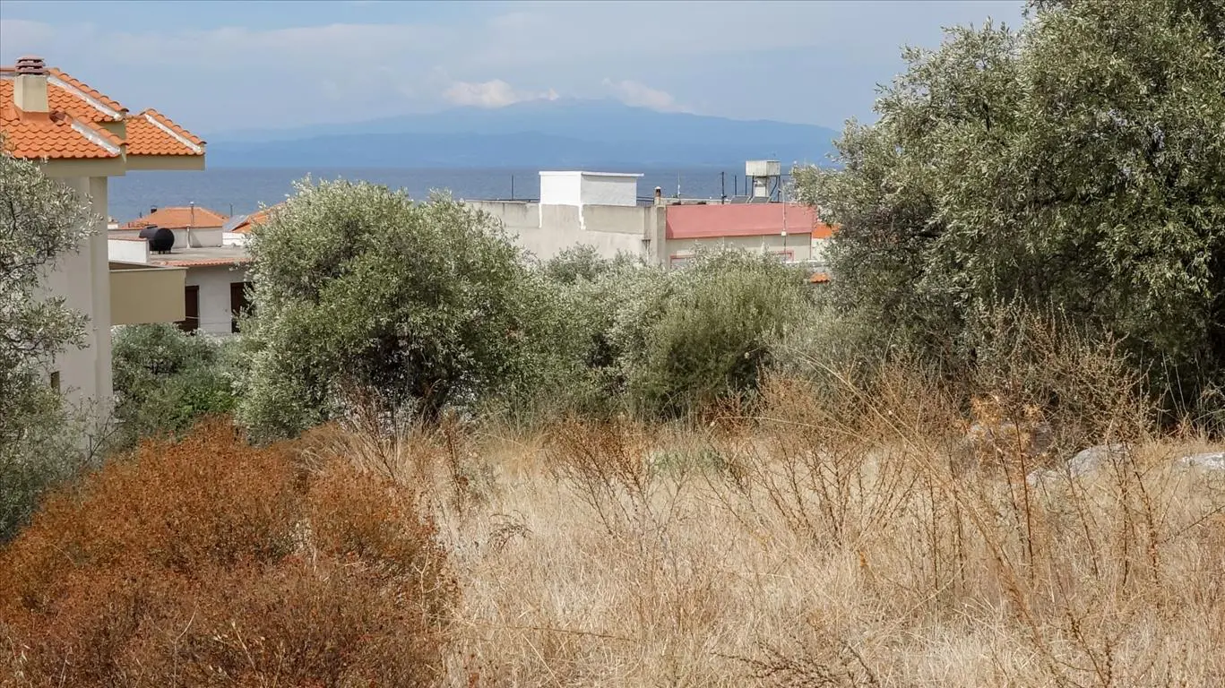 Land Of 1086 M² In Thassos