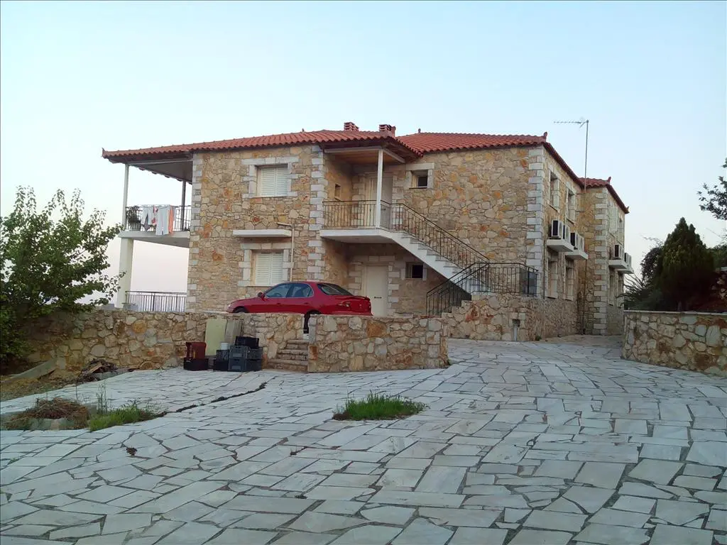 Detached House Of 400 M² In Eastern Peloponnese