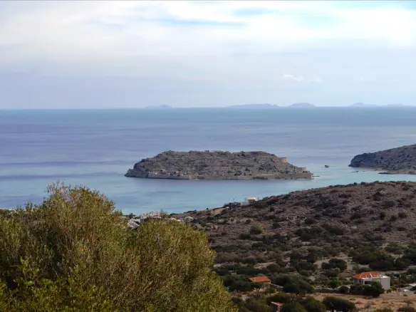 Land Of 13200 M² In Crete