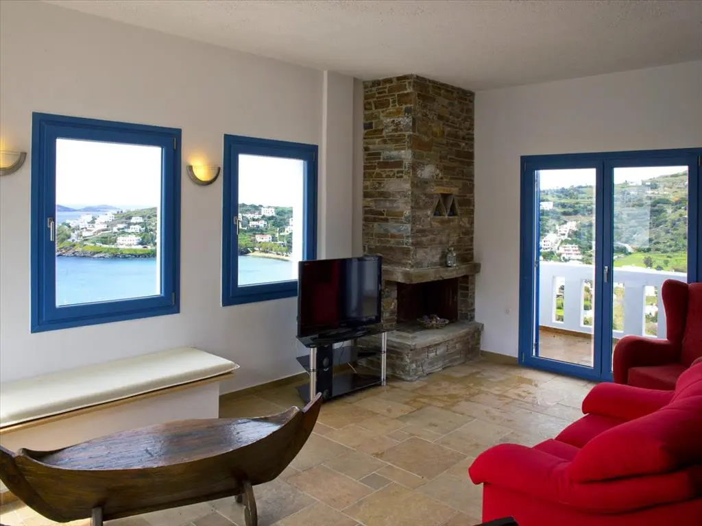 Commercial Property Of 370 M² In Cyclades