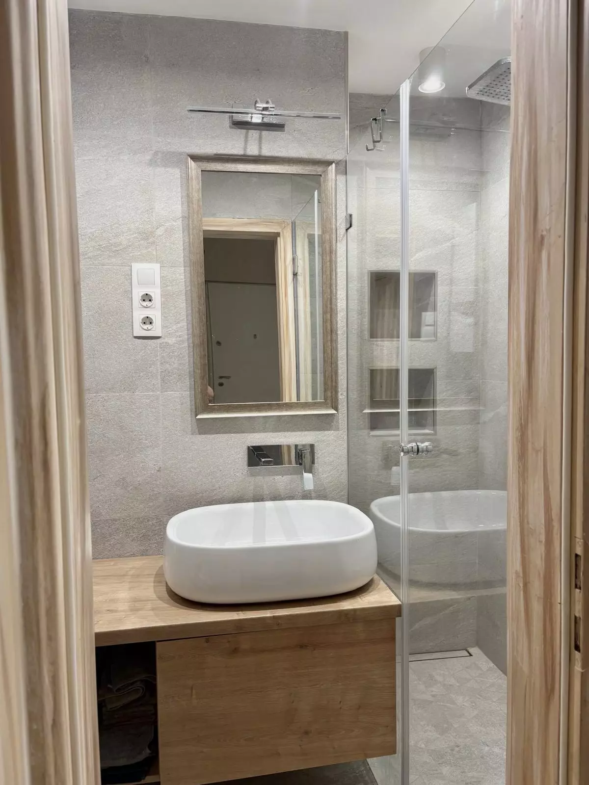 362000 Eur – Fully Renovated, Premium Apartment With The Buda Castle View For Sale In The Most Posh Area Of Budapest
