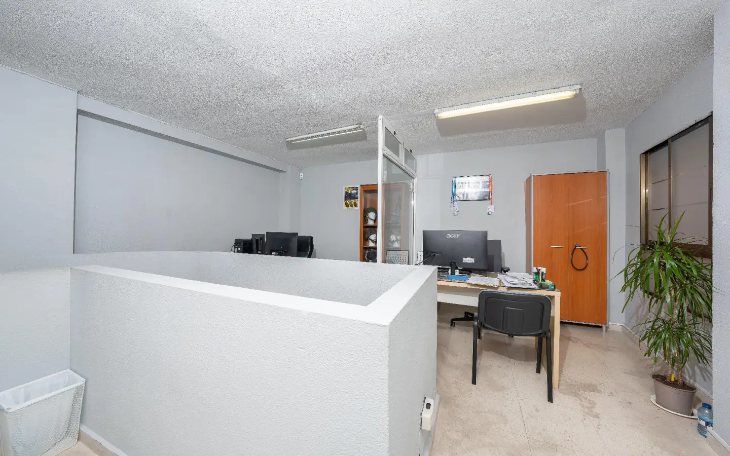 1-bedroom Commercial Unit In Alicante, Spain (105 M²)