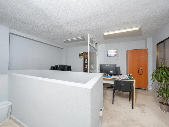 1-bedroom Commercial Unit In Alicante, Spain (105 M²)