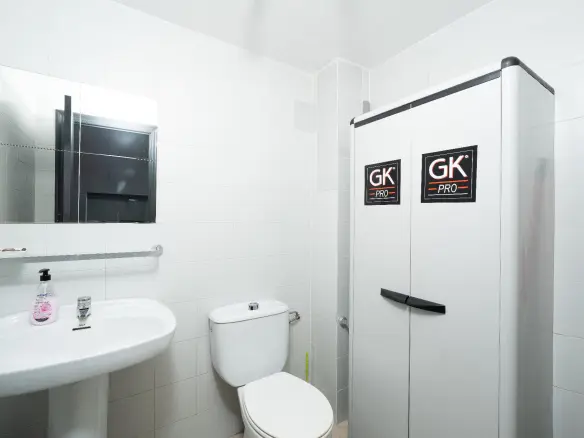 1-bedroom Commercial Unit In Alicante, Spain (105 M²)