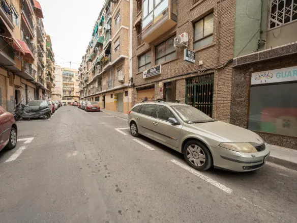 1-bedroom Commercial Unit In Alicante, Spain (105 M²)