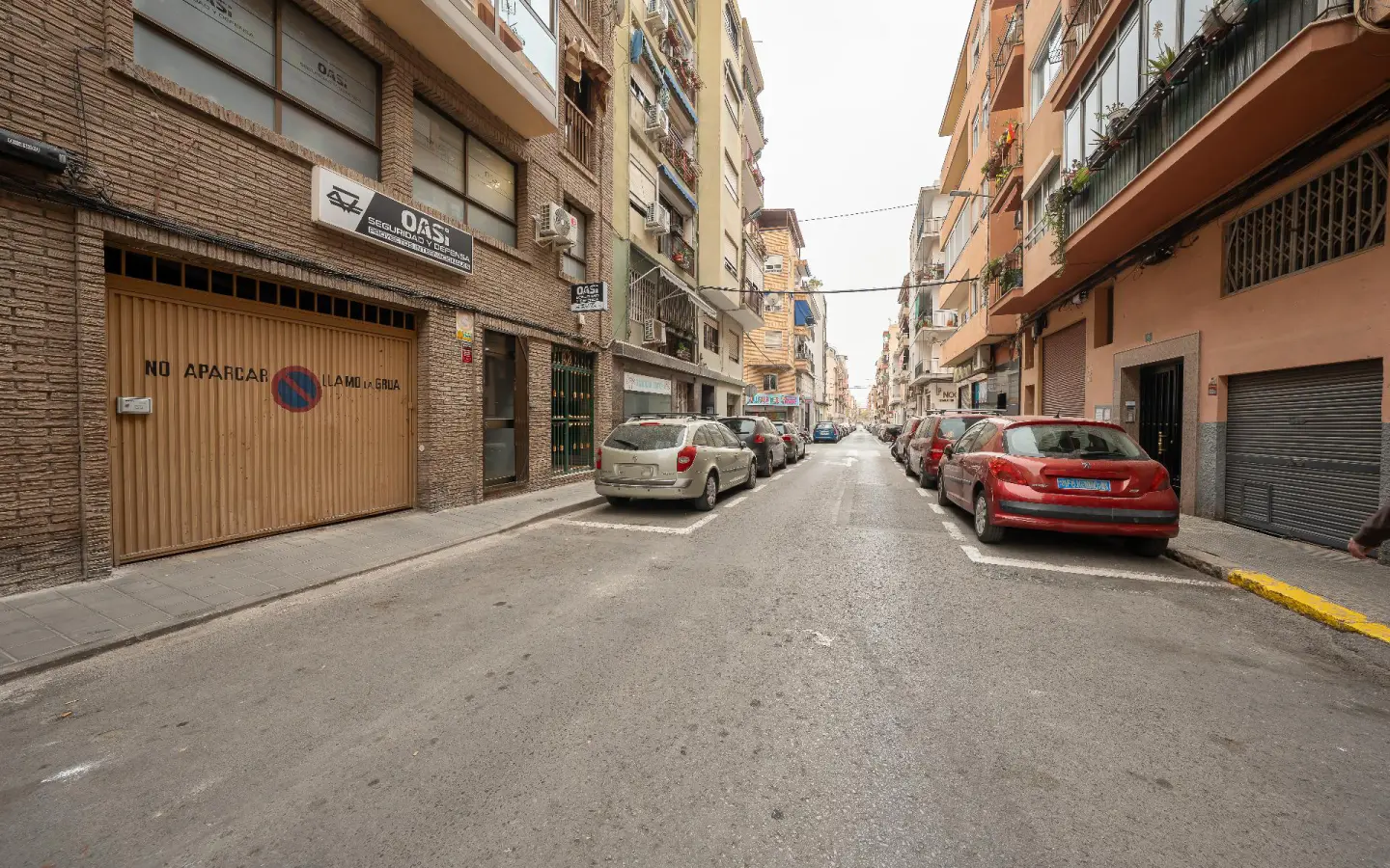 1-bedroom Commercial Unit In Alicante, Spain (105 M²)