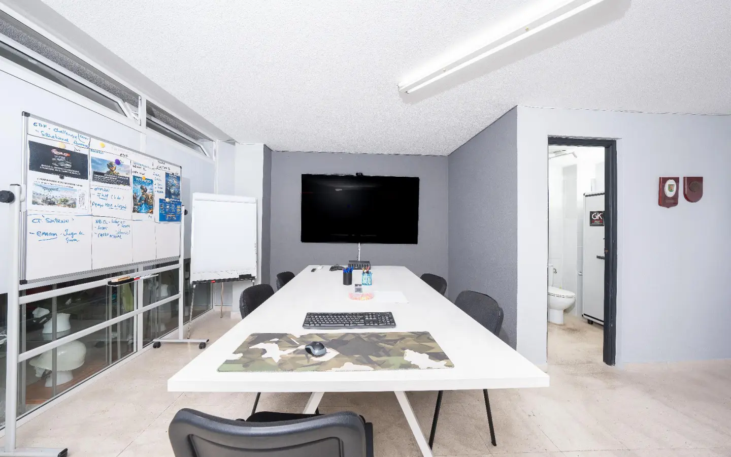 1-bedroom Commercial Unit In Alicante, Spain (105 M²)