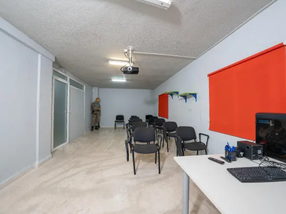 1-bedroom Commercial Unit In Alicante, Spain (105 M²)