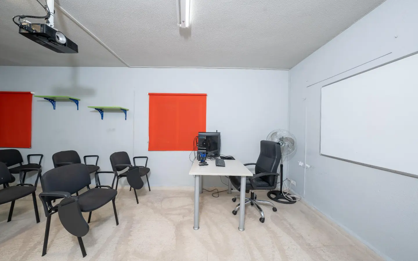 1-bedroom Commercial Unit In Alicante, Spain (105 M²)