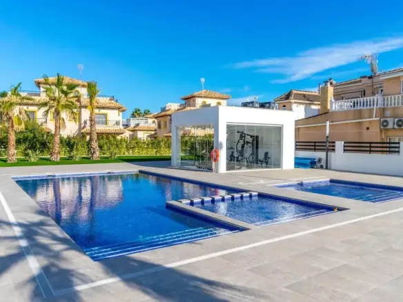 2-bedroom Penthouse In Torrevieja, Spain (87 M²)