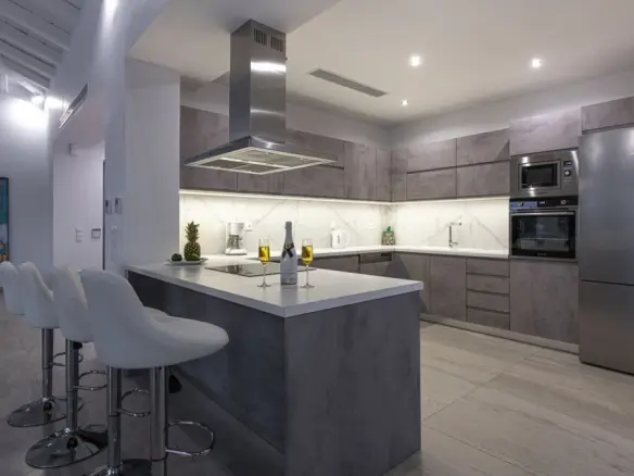 4-bedroom Villa In Kranidi, Greece (270 M²)