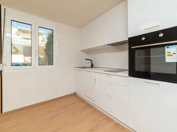 Flat In Glyfada, Greece (40 M²)