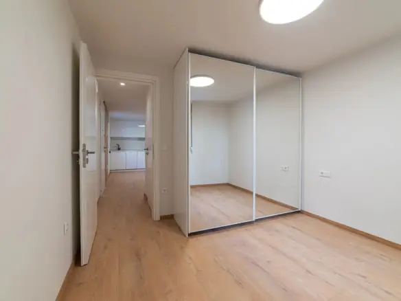 Flat In Glyfada, Greece (40 M²)