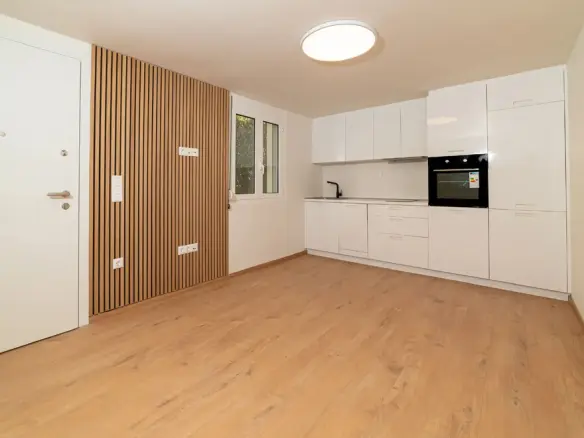 Flat In Glyfada, Greece (40 M²)