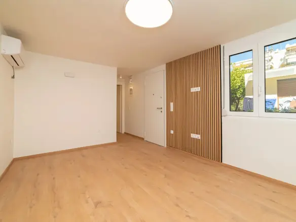 Flat In Glyfada, Greece (40 M²)