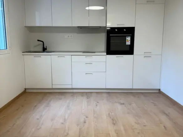 Flat In Glyfada, Greece (40 M²)